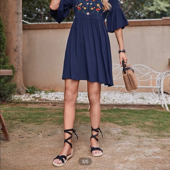 SHEIN EMERY ROSE Floral Embroidered Flounce Sleeve Smock Dress - Picture 3 of 5